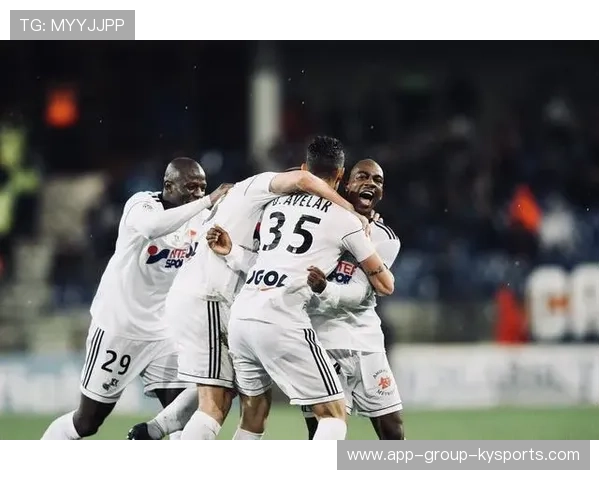 亚眠客场遭遇失败，降级危机加剧，亚眠主场