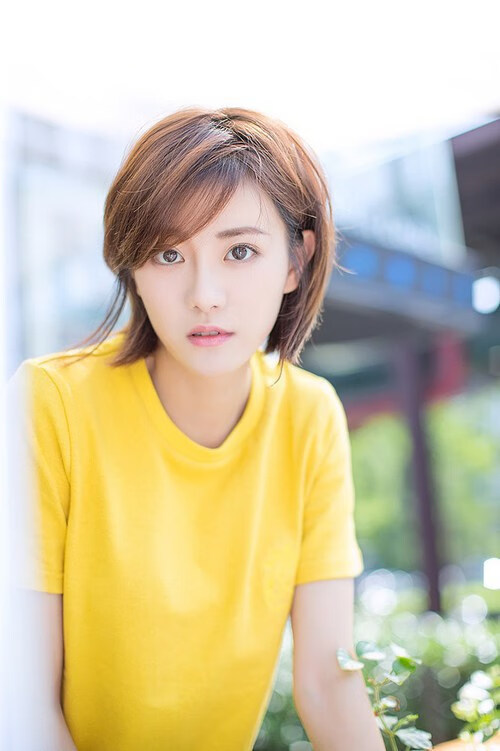 佛罗伦萨中前场穿插提升整体控球质量，佛罗伦萨中锋