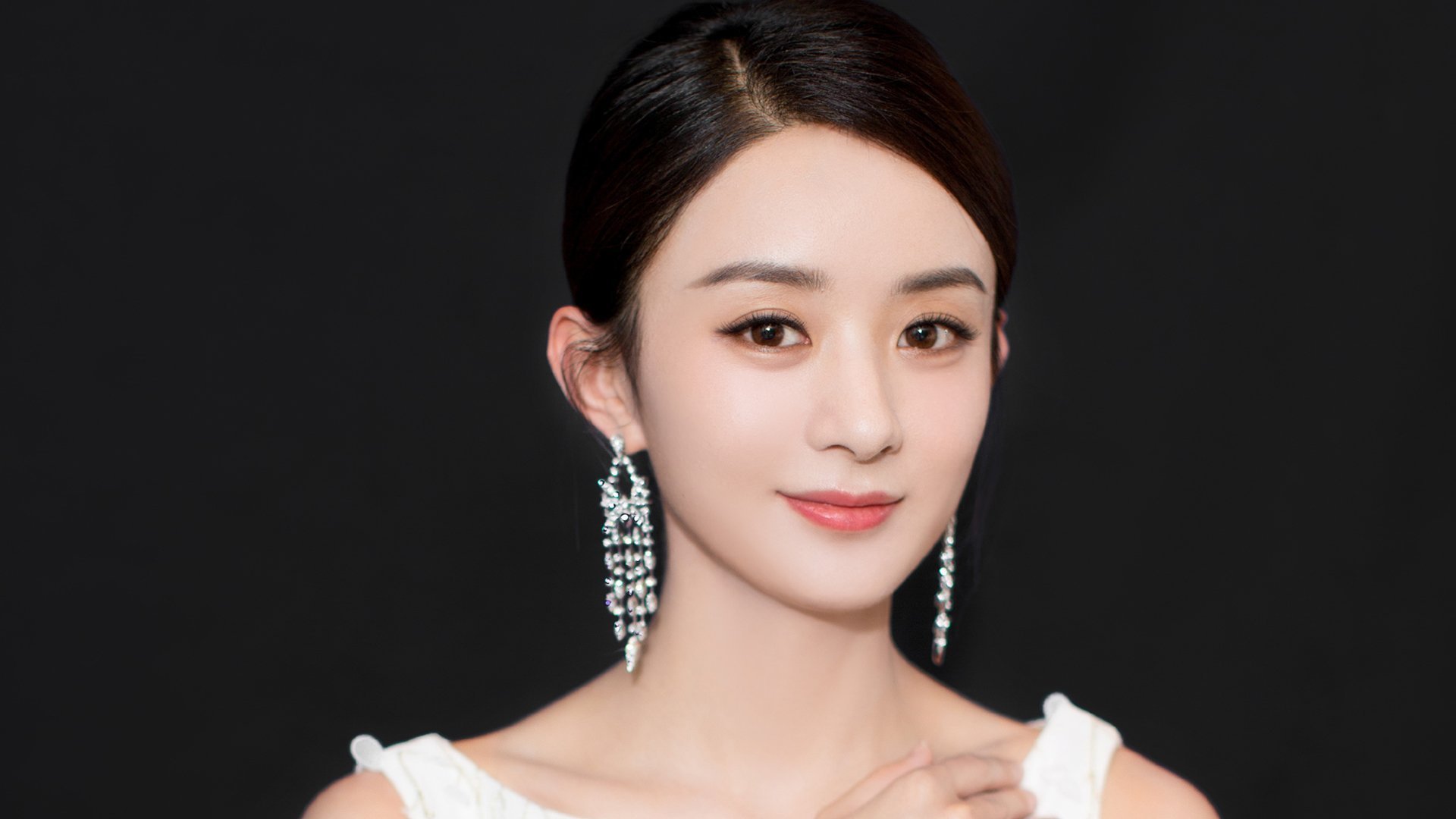 杨瀚森完成职业生涯首个三双创造历史时刻，杨瀚宇是谁